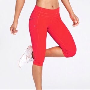 Athleta Dobby be free knicker Capri legging